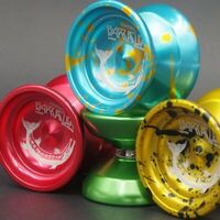 DUNCAN EXPERT BARRACUDA GOLD WITH SPLASH YOYO