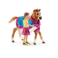 SCHLEICH 42361 FOAL WITH BLANKET