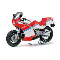 TAMIYA T14029 SUZUKI RG250  2 STROKE HIGHLY DETAILED 2 CYLINDER WATERCOOLED  WITH FULL OPTIONS  1/12 SCALE PLASTIC MODEL KIT