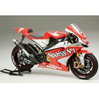 TAMIYA 14100 YAMAHA YZR-M1 '04 NO.7/NO.33 1/12 SCALE PLASTIC MODEL KIT MOTORBIKE