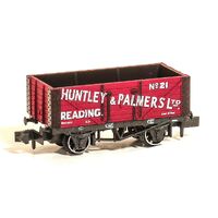 PECO NR-P425 HUNTLEY AND PALMER LTD NO 21 TRAIN CARRIAGE N GAUGE