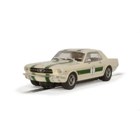 SCALEXTRIC C4531F FORD MUSTANG 1965 PETE GEOGHEGAN 1/32 SCALE SLOT CAR