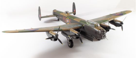 HK MODELS 01E010 AVRO LANCASTER B MK.I 1/32 SCALE PLASTIC MODEL KIT BOMBER