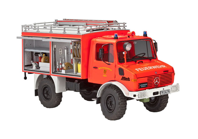 REVELL 07512 MERCEDES BENZ UNIMOG U1300L TLF 8/18 1/24 SCALE PLASTIC MODEL KIT