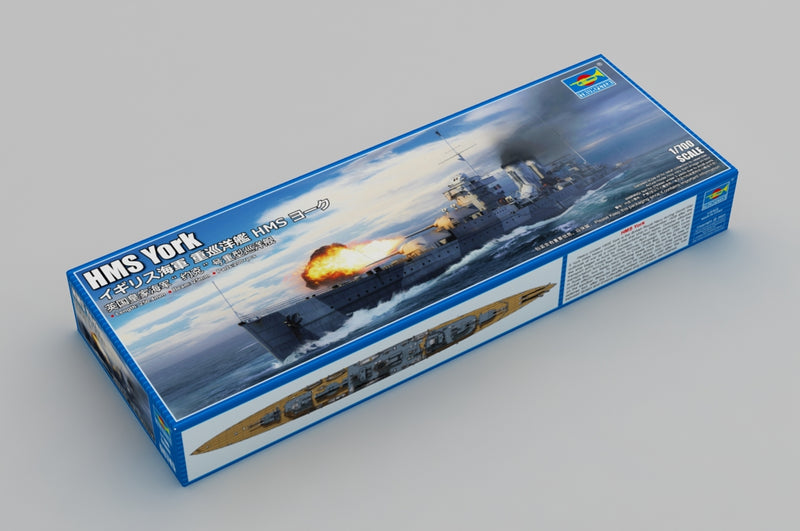 TRUMPETER 06745 HMS YORK 1/700 SCALE PLASTIC MODEL KIT HEAVY  CRUISER