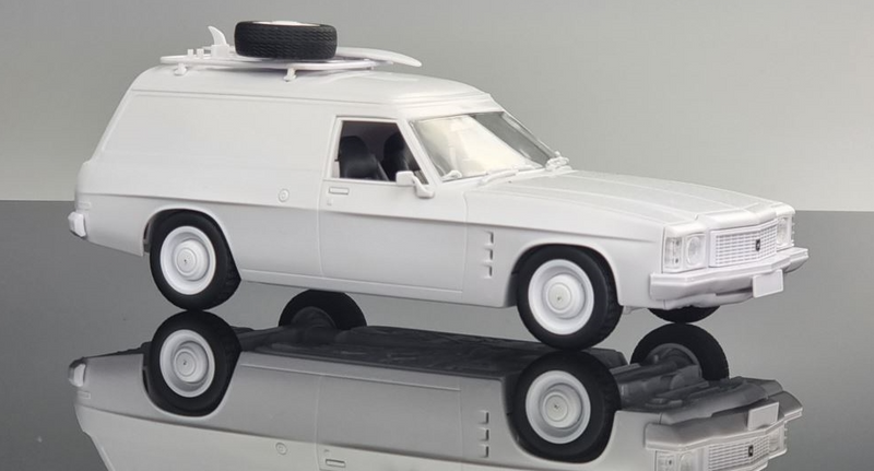 DDA DDA516K 1975 HOLDEN HJ STANDARD 6 SANDMAN WITH KINGSWOOD WHEELS 1/24 SCALE PLASTIC MODEL KIT VEHICLE