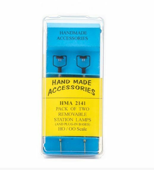 HAND MADE ACCESSORIES 2141 PACK OF TWO REMOVABLE STATION LAMPS AND PLUG IN BASE HO/00 SCALE