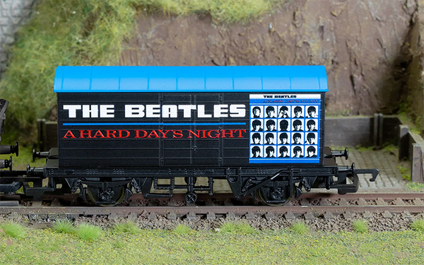 HORNBY R60180  THE BEATLES - A HARD DAYS NIGHT WAGON  OO SCALE MODEL RAILWAYS