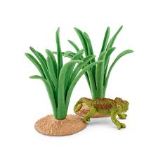 SCHLEICH 42324 WILD LIFE CHAMELEON IN REEDS