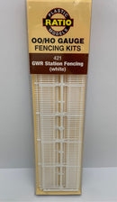 PECO RATIO 421 GWR STATION FENCING IN WHITE OO/HO GAUGE FENCING KIT