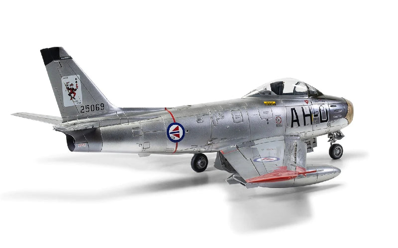 AIRFIX 08110 NORTH AMERICAN F-86F-40 SABRE PLASTIC MODEL KIT