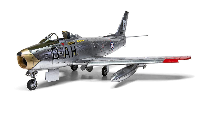 AIRFIX 08110 NORTH AMERICAN F-86F-40 SABRE PLASTIC MODEL KIT