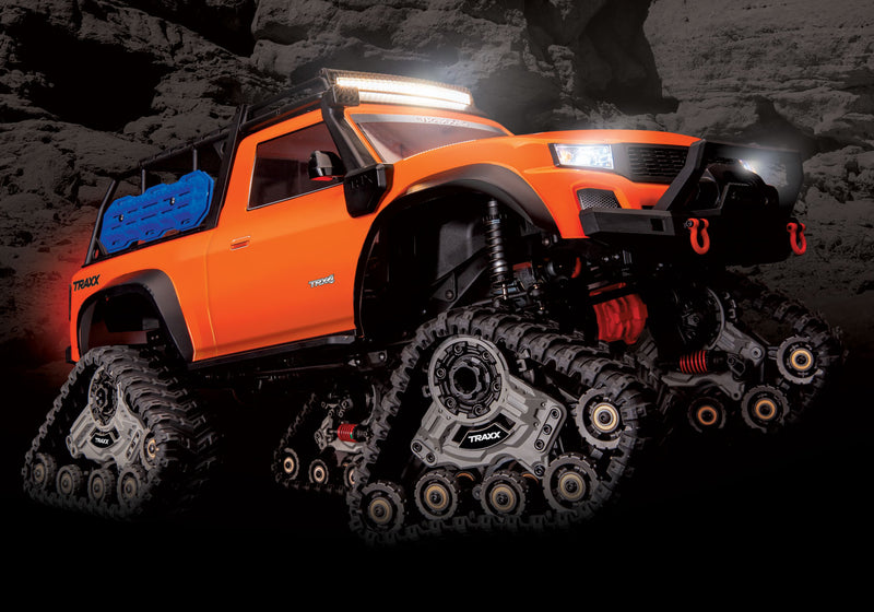 TRAXXAS 82034-4 TRX-4 1/10 EQUIPPED WITH TRAXX AND 4 WHEELS/TIRES ORANGE - BATTERY AND CHARGER NOT INCLUDED