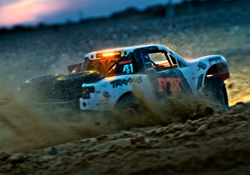 TRAXXAS 85086-4 FOX UDR UNLIMITED DESERT RACER WITH LIGHTS 6S COMPATABLE BATTERY AND CHARGER NOT INCLUDED