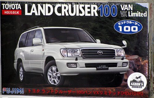 FUJIMI 03804 TOYOTA LANDCRUISER 100 VX VAN ID-132  1/24 SCALE PLASTIC MODEL KIT