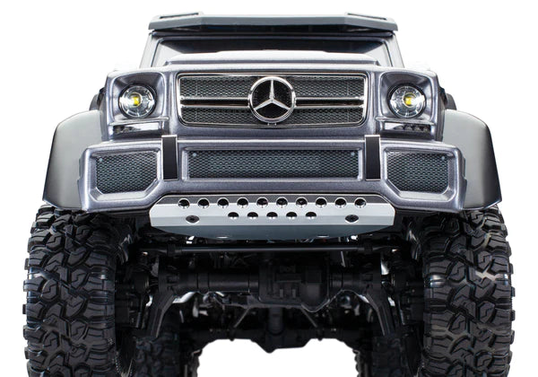 TRAXXAS 88096-4 TRX-6 CRAWLER WITH MERCEDES-BENZ G 63 AMG 6X6 SILVER BODY AND 2.4GHZ 4CH RADIO WATERPROOF ESC TITAN 21T 550 MOTOR