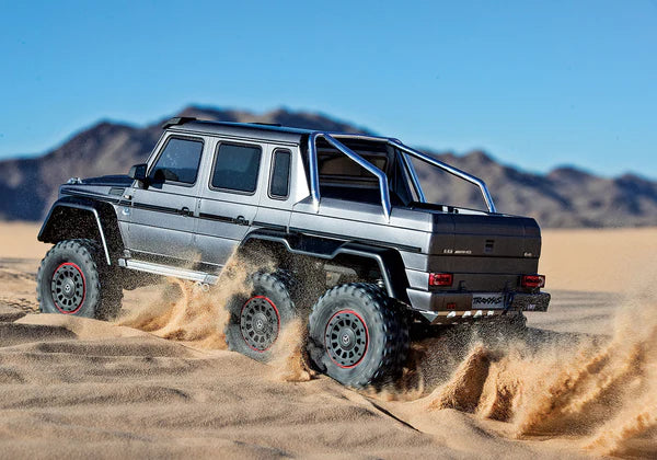 TRAXXAS 88096-4 TRX-6 CRAWLER WITH MERCEDES-BENZ G 63 AMG 6X6 SILVER BODY AND 2.4GHZ 4CH RADIO WATERPROOF ESC TITAN 21T 550 MOTOR