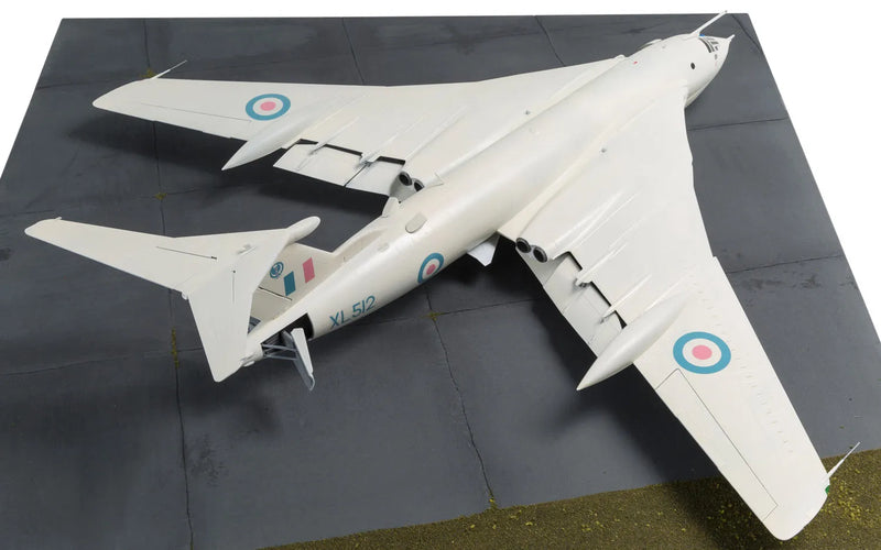 AIRFIX 12008 HANDLEY PAGE VICTOR B2 1/72 SCALE AIRCRAFT PLASTIC MODEL KIT