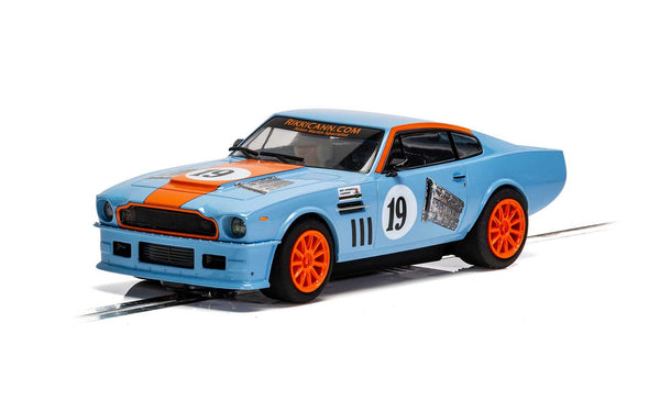 SCALEXTRIC C4209 1:32 ASTON MARTIN V8 GULF EDITION RIKKI CANN RACING SLOT CAR