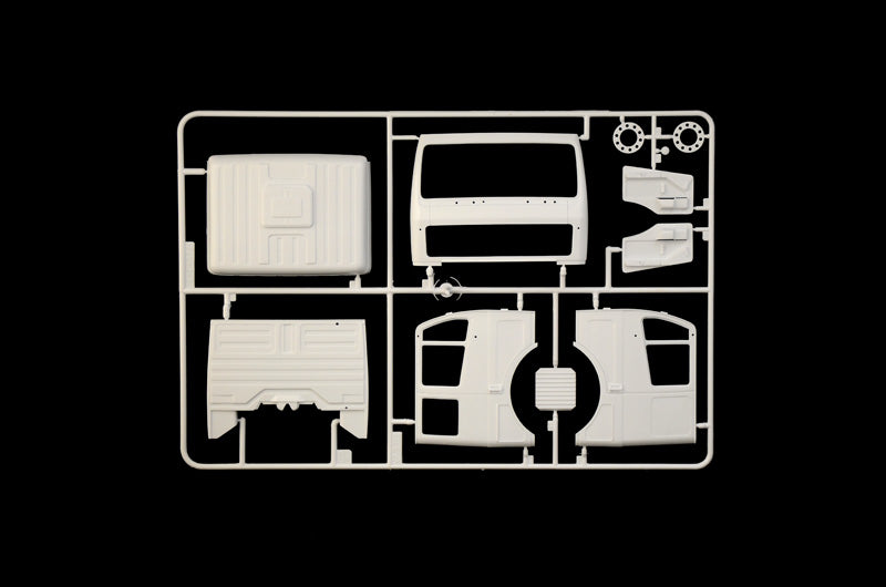 ITALERI 3956 MERCEDES-BENZ SK 1844LS V8 1/24 SCALE PLASTIC MODEL KIT