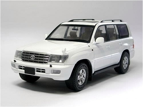 FUJIMI 03804 TOYOTA LANDCRUISER 100 VX VAN ID-132  1/24 SCALE PLASTIC MODEL KIT